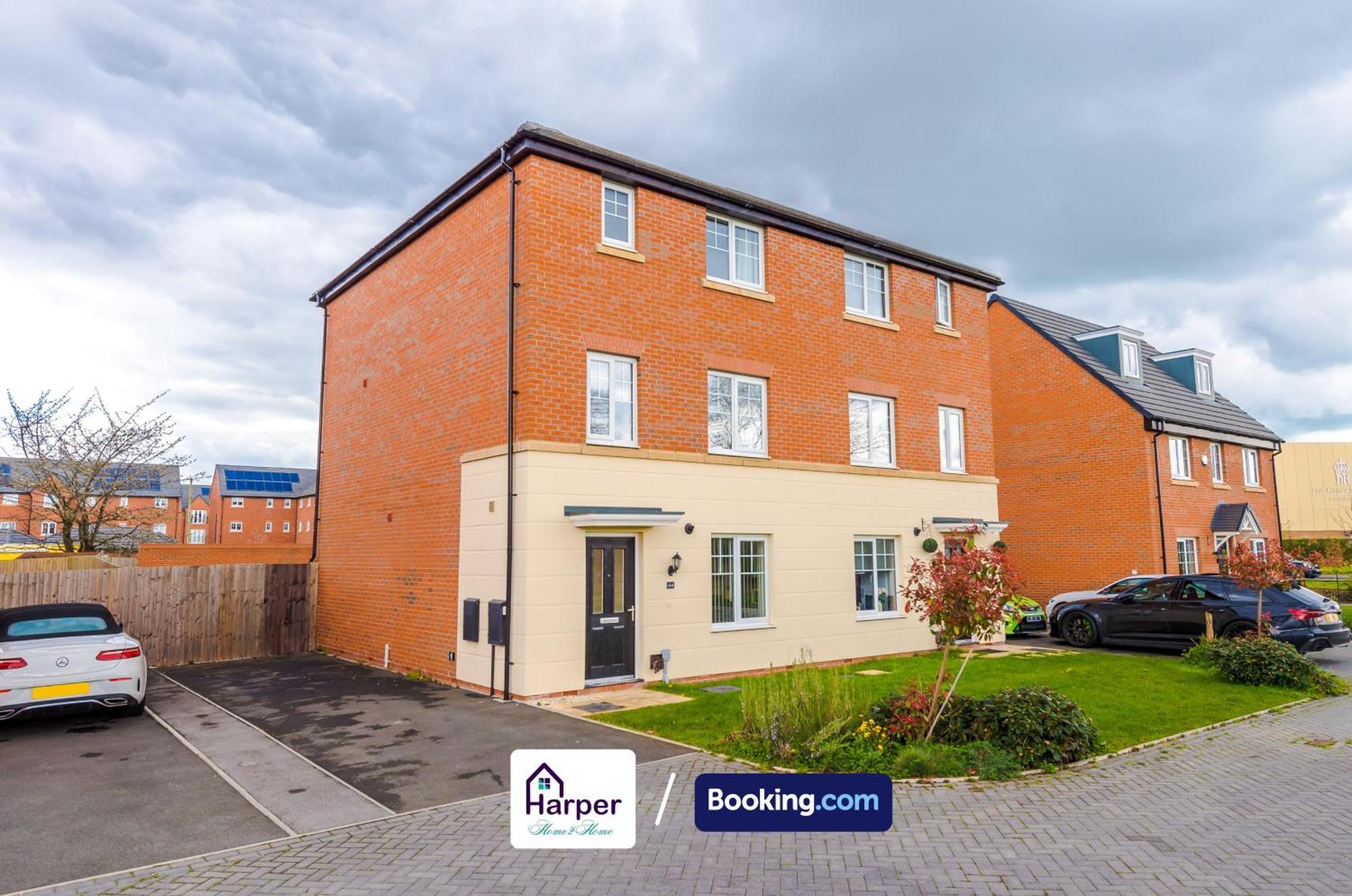 Prime Location 3 Storey By Harperletting Short Lets & Serviced Accommodation Chester With Driveway Long Or Short Stays Hough Green المظهر الخارجي الصورة