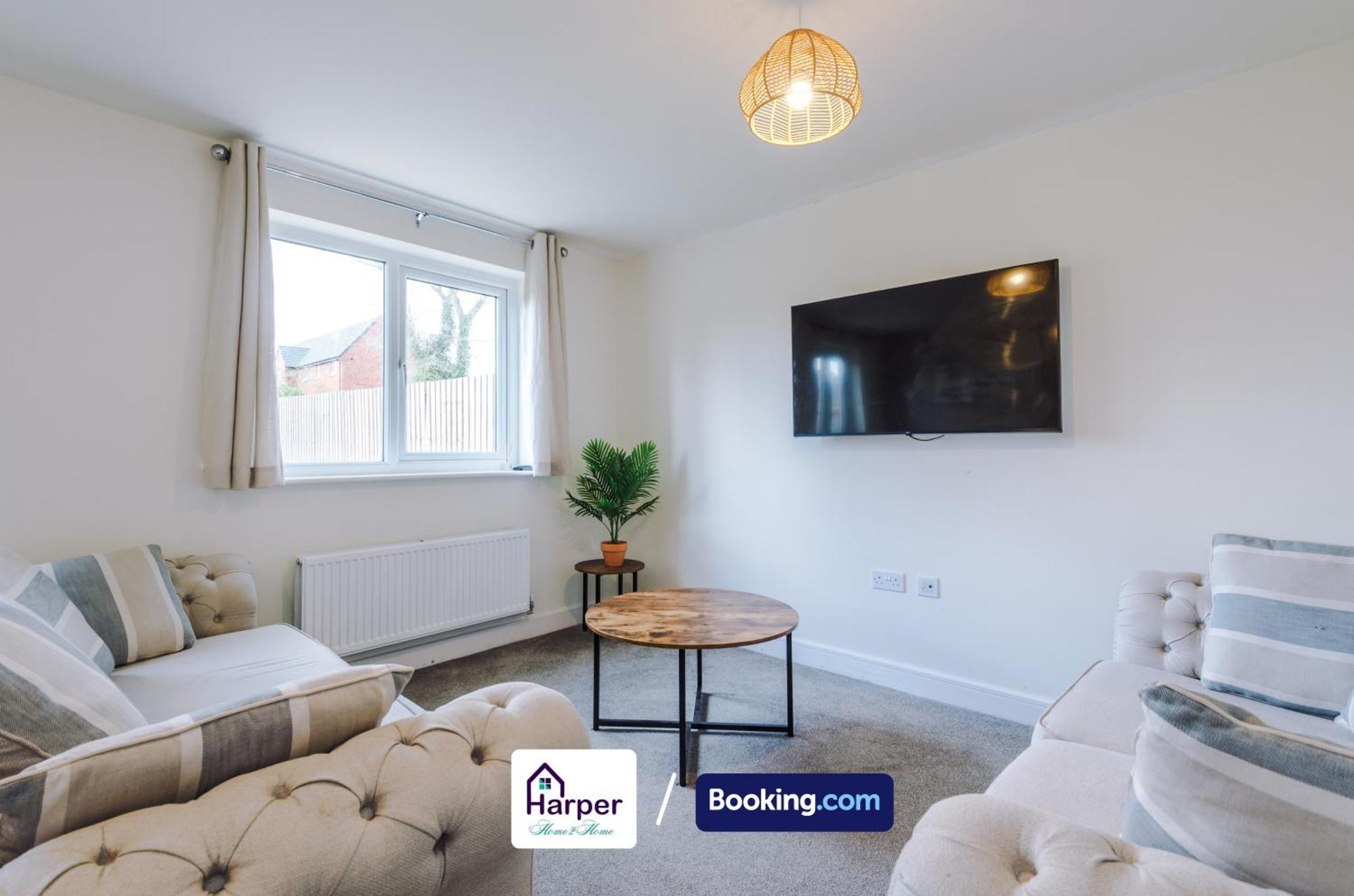 Prime Location 3 Storey By Harperletting Short Lets & Serviced Accommodation Chester With Driveway Long Or Short Stays Hough Green المظهر الخارجي الصورة